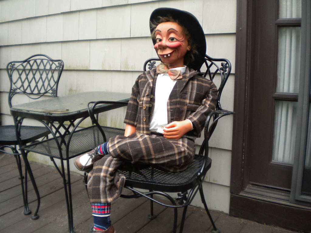 Mortimer Style, a ventriloquist figure attributed to Art Sieving