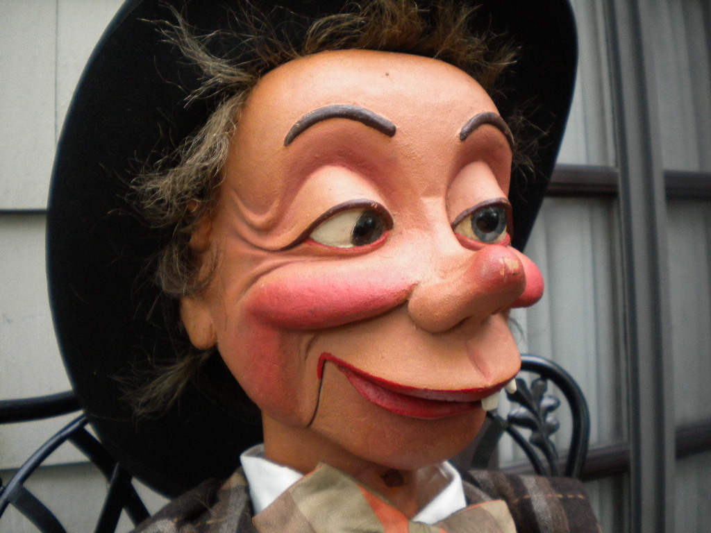 Mortimer Style, a ventriloquist figure attributed to Art Sieving