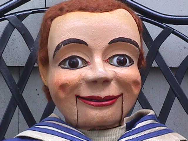 Used by Roy Catell, a ventriloquist figure attributed to Frank Marshall