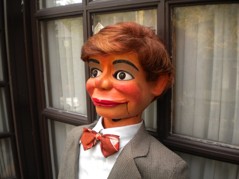 Walking, a ventriloquist figure attributed to Frank Marshall