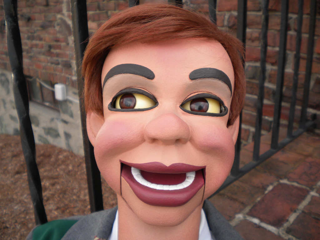 Guyll 02 jerry knuck, a ventriloquist figure attributed to Ray Guyll