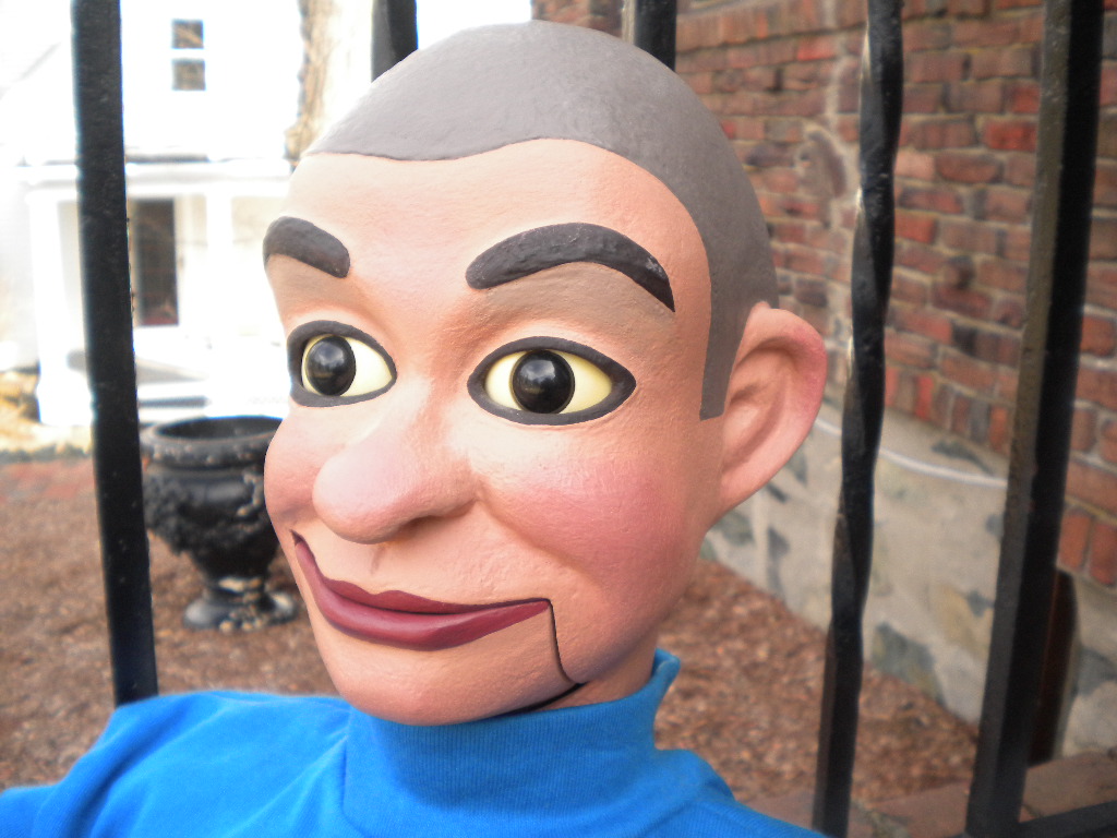 Guyll 02 jerry knuck, a ventriloquist figure attributed to Ray Guyll
