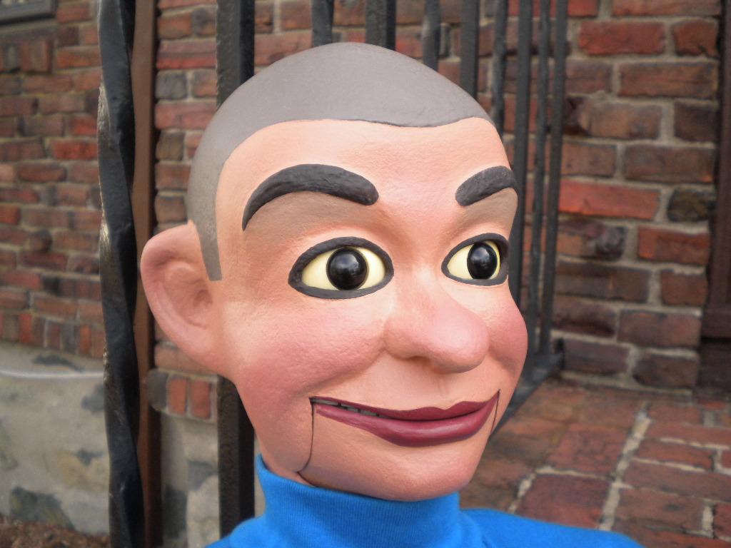 Guyll 02 jerry knuck, a ventriloquist figure attributed to Ray Guyll